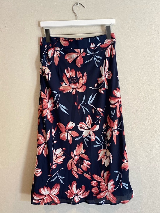 Hutch NWT Floral Midi Skirt Navy Pink Size 6 Anthropologie Style Satin Feel - Picture 9 of 10